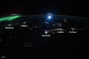 Satélite Suomi NPP flagra aurora sobre Islândia e Canadá durante tempestade geomagnética - Imagem do artigo original