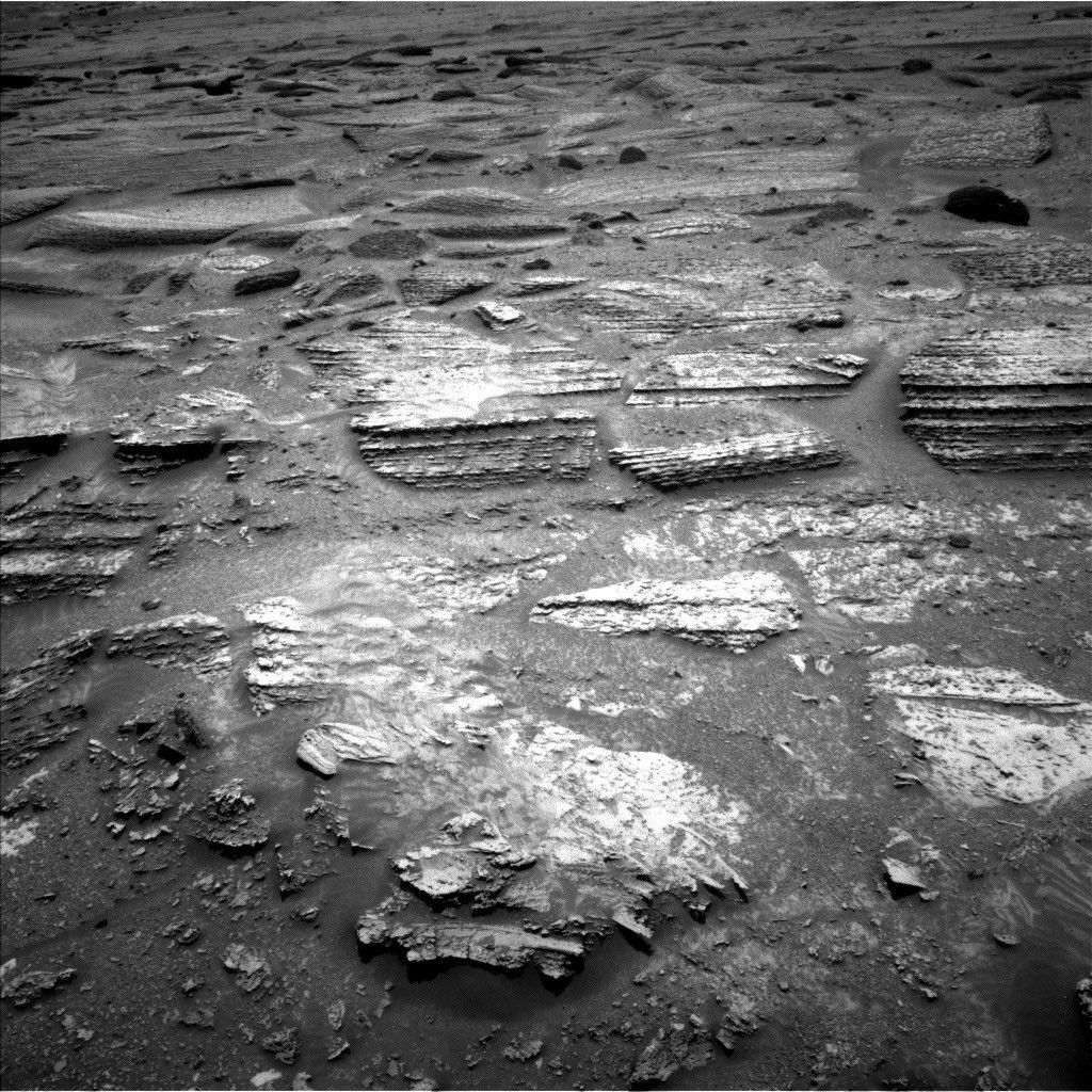 Curiosity examina rocha “listrada” após cruzar novo limite geológico em Marte - Imagem do artigo original