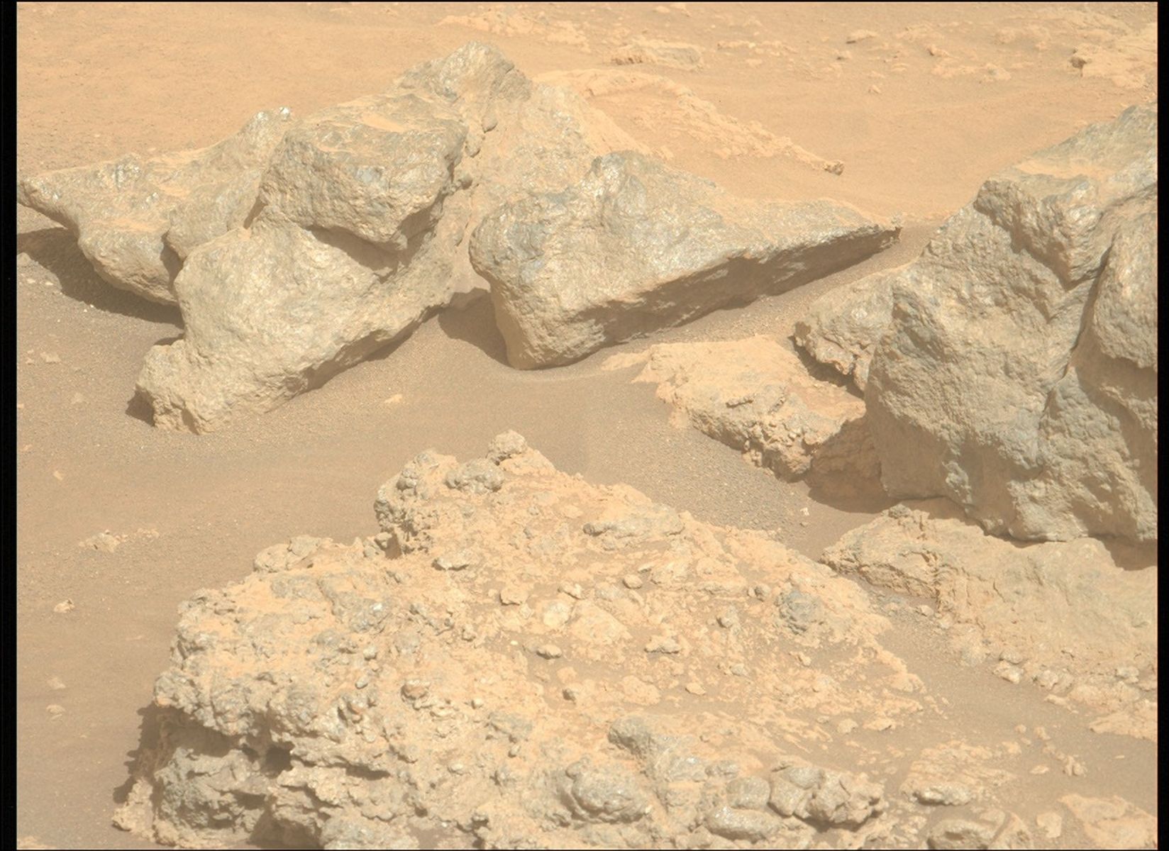 Rover Perseverance identifica contato geológico inédito na borda de Jezero - Imagem do artigo original